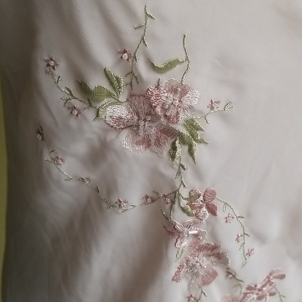 California Dynasty Nightie - Picture 6 of 10